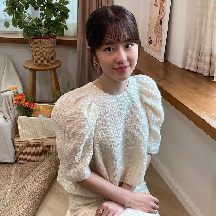 Kelanjutan drama korea ‘Dear. M’ sendiri sudah dijelaskan pada Selasa (16/3) lalu.Menurut KBS pihak KBS, ada banyak hal yang akan dipertimbangkan termasuk syuting ulang dan daftar pemain. (Foto: instagram.com/hyesuuuuuya)