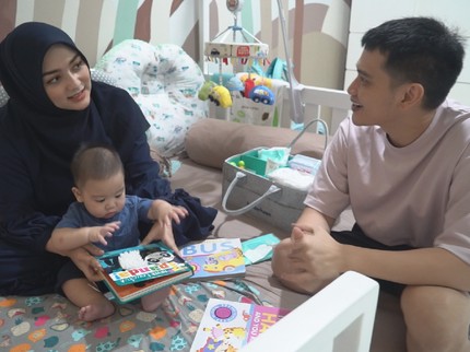 Super Cute! Citra Kirana Tantang Rezky Aditya Mandikan Baby Athar, Hasilnya?