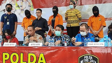 img-title Cynthiara Alona Divonis 10 Bulan, Begini Hukuman 2 Terdakwa Lain