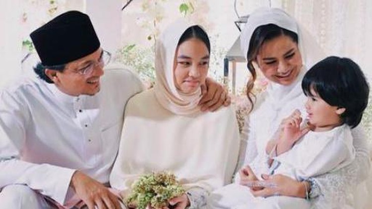 Engku Aleesya di Pernikahan Engku Emran dan Noor Nabila