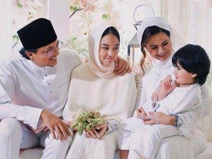 Makin Cantik, 5 Potret Engku Aleesya di Pernikahan Engku Emran & Noor Nabila