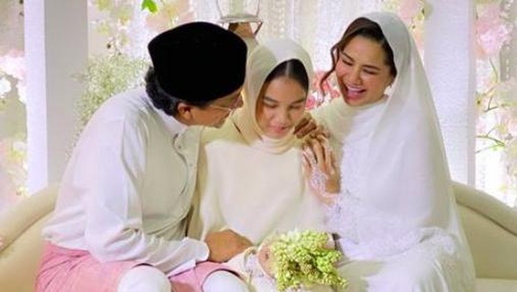 Engku Aleesya di Pernikahan Engku Emran dan Noor Nabila