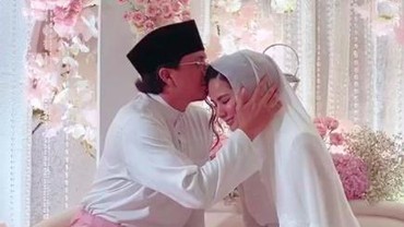 Nikah Ketiga Kali, Engku Emran dan Noor Nabila Mesra di Pelaminan