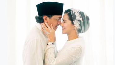 img-title Engku Emran & Noor Nabila Cerai di Waktu yang Sama, Janjian?