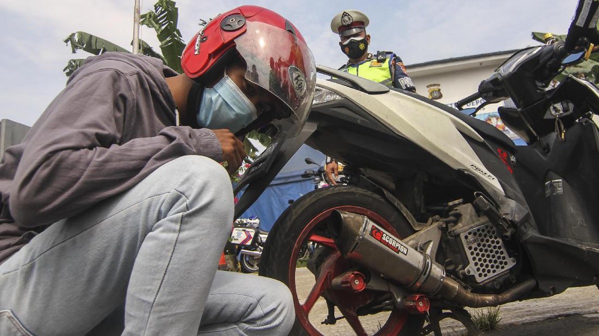 FOTO: Heboh Razia Knalpot Bising di Jalanan