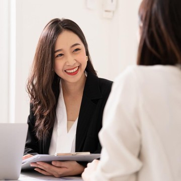 Tak Perlu Cemas! Berikut Cara Cerdas Berbaur dengan Rekan Kerja di Kantor Baru