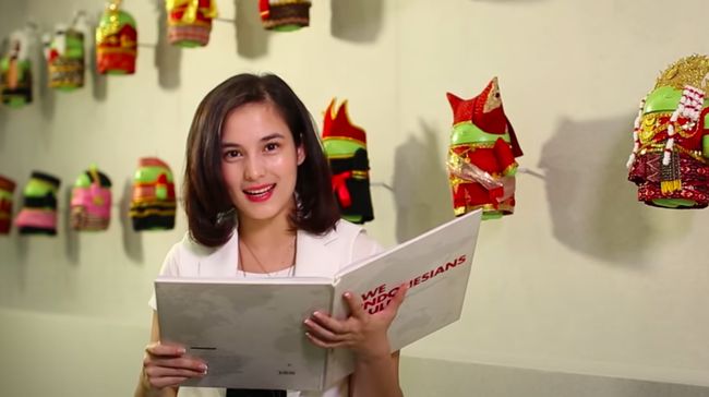 Mendongeng biasanya menjadi 'ritual' penguat ikatan emosi orang tua ke anak sebagai pengantar tidur, kini beralih ke ruang-ruang virtual di era kiwari.