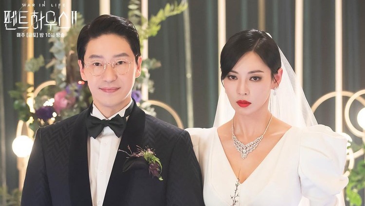 Kim So Yeon dan Uhm Ki Joon Kim So Yeon dan Uhm Ki Joon di The Penthouse 2
