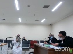 Hakim Tegur Menantu Habib Rizieq Saat Ingin Walkout Sidang Online