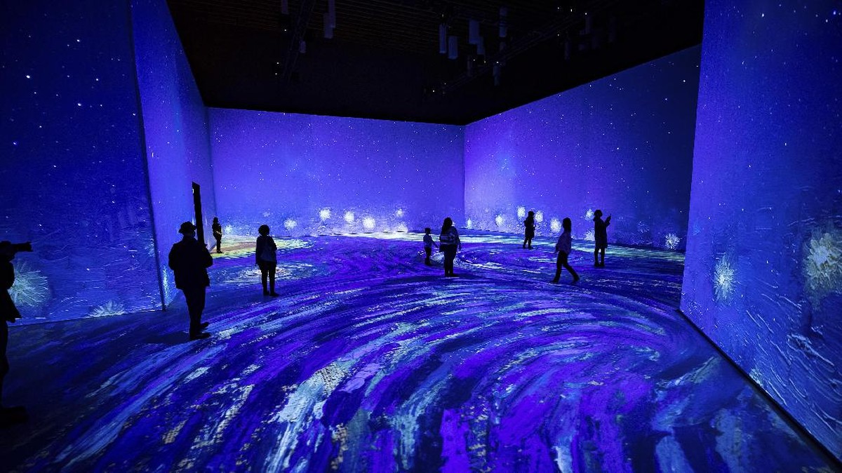 FOTO: Menyelami Lukisan Van Gogh versi Digital di Vancouver
