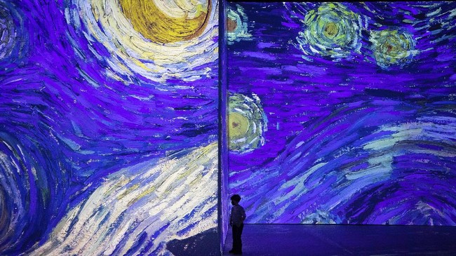 FOTO: Menyelami Lukisan Van Gogh versi Digital di Vancouver