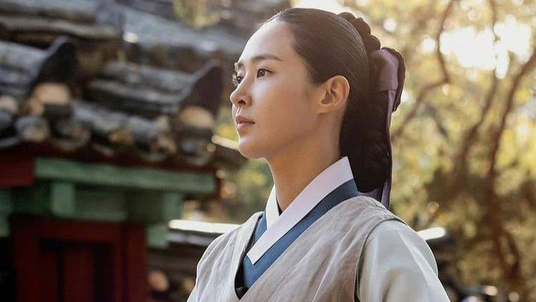 Berikut adalah penampakan Yuri SNSD di drama Korea yang bertajuk 'Bossam: Steal the Fate' (judul sementara) yang bikin kaget.