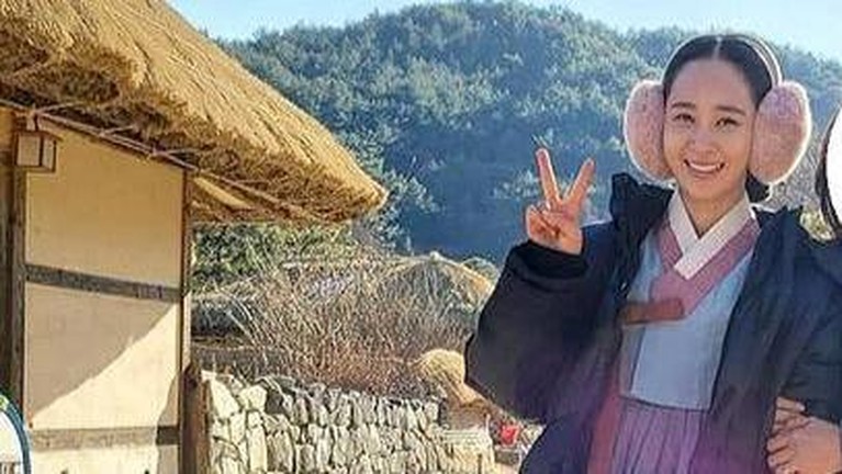 Penampakan Yuri SNSD di drakor 'Bossam: Steal the Fate' yang Bikin Kaget Berikut adalah penampakan Yuri SNSD di drama Korea yang bertajuk 'Bossam: Steal the Fate' (judul sementara) yang bikin kaget.