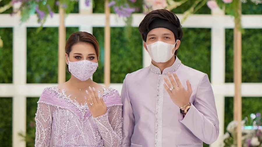 Perhiasan Miss Mondial di Lamaran Atta Halilintar dan Aurel Hermansyah Perhiasan Miss Mondial di Lamaran Atta Halilintar dan Aurel Hermansyah