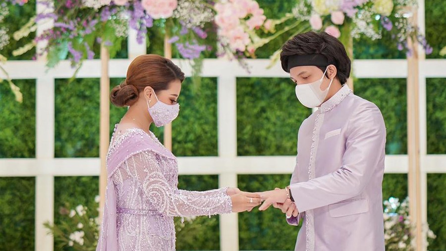 Perhiasan Miss Mondial di Lamaran Atta Halilintar dan Aurel Hermansyah Perhiasan Miss Mondial di Lamaran Atta Halilintar dan Aurel Hermansyah