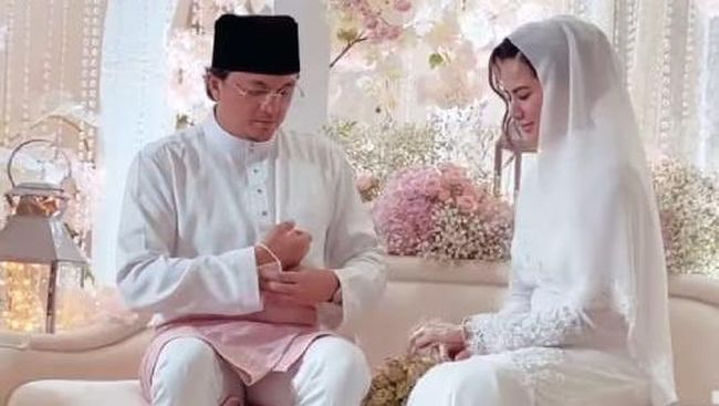 Engku Emran Is Officially Married For The Third Time This Is A Beautiful Portrait Of Noor Nabila S Wife World Today News