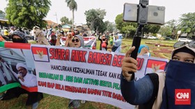 Pengacara Imbau Pendukung Kawal Sidang Rizieq Secara Daring