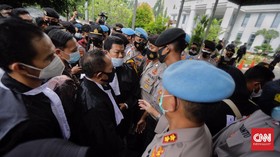 Polri Respons Insiden Polisi Cegat Pengacara Rizieq Shihab