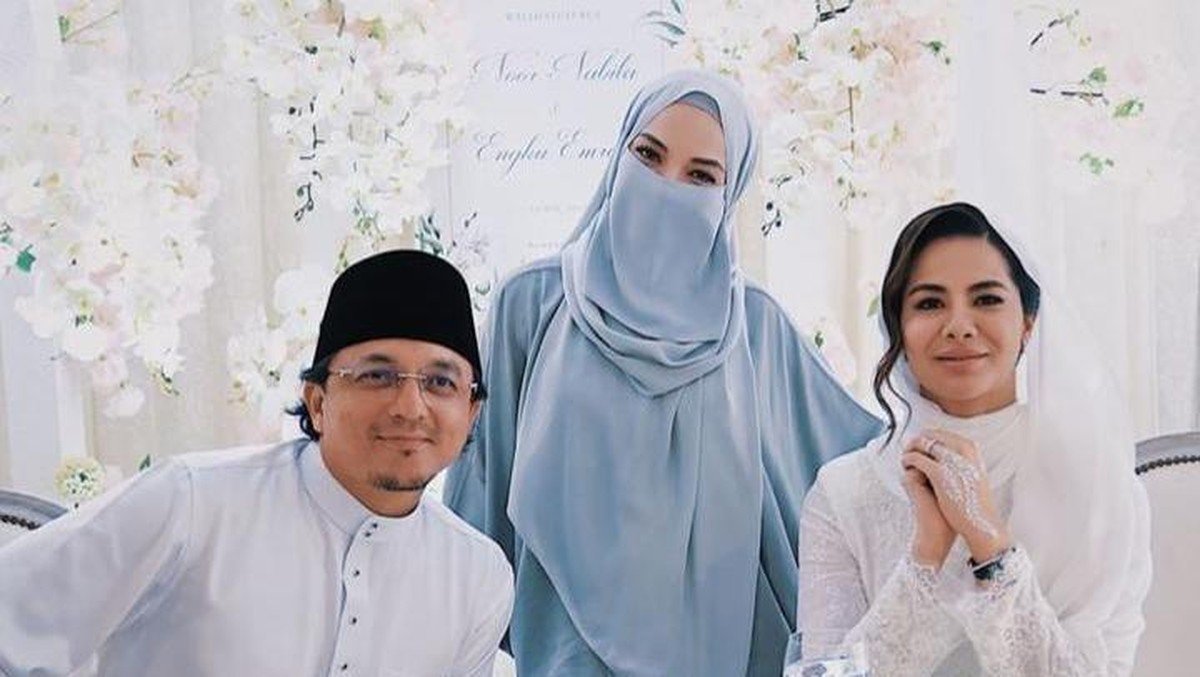 Berikut potret cantik Neelofa memakai cadar di pernikahan Engku Emran dengan Noor Nabila&period;