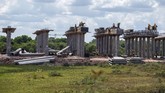 FOTO: Pembangunan Tol Palembang-Prabumulih Capai 30,4 Persen Progres pembangunan Jalan Tol Palembang-Muaraenim ruas Indralaya-Prabumulih sudah mencapai 30,4 persen dan ditargetkan rampung pada semester II 2022.