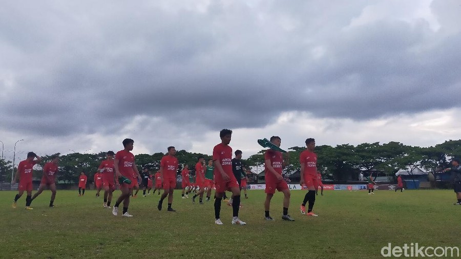 PSM Makassar PSM Makassar membawa 25 pemain ke Malang.