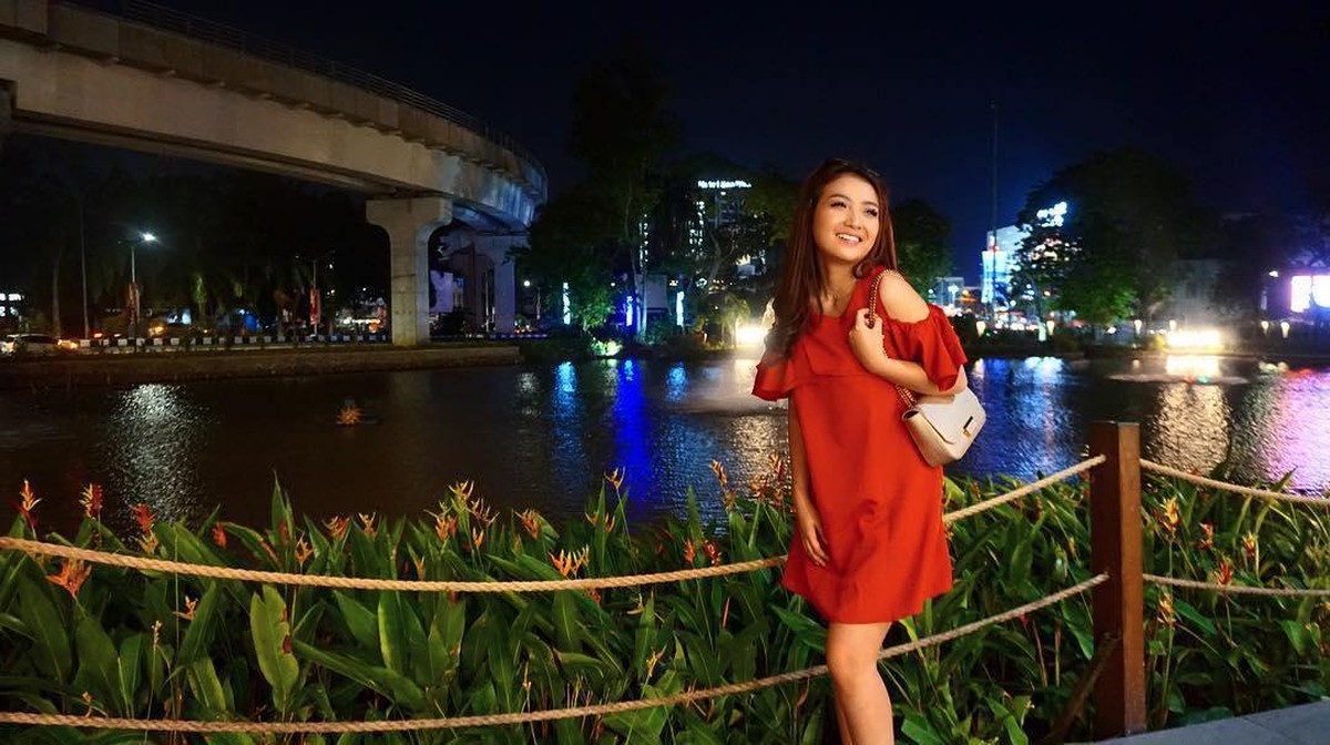 Berikut adalah sosok Betty Elista biduan yang terseret kasus suap Edhy Prabowo&excl;