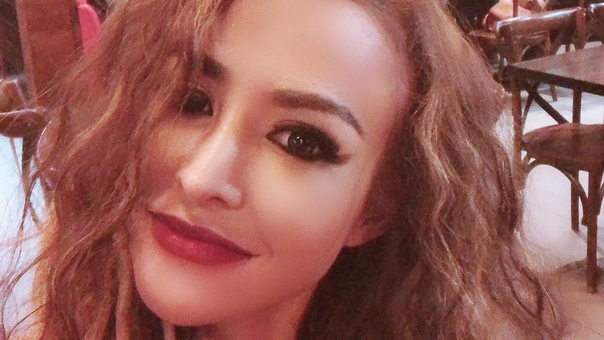 Berikut adalah sosok Cynthiara Alona pemilik Hotel Prostitusi yang kini menjadi tersangka&period;