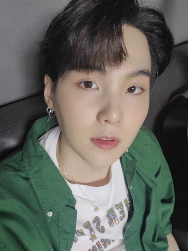 Momen Haru 3 Idol K-pop Nangis Bertemu Keluarga, Salah Satunya SUGA BTS