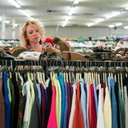 5 Hal yang Harus Diperhatikan Saat Thrifting Atau Berbelanja Pakaian Bekas
