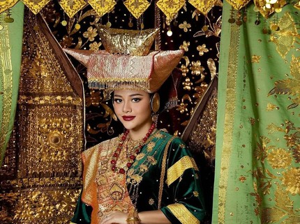 Atta & Aurel Foto Prewed Pakai Baju Adat Minangkabau, Bikin Pangling Bun