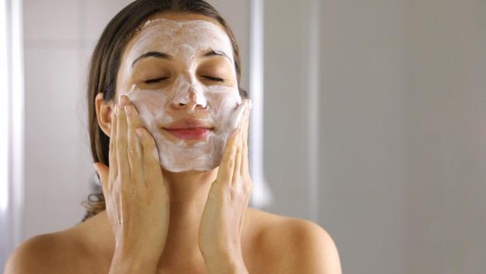 Simak Deretan Tips Merawat Kulit Remaja yang Bisa Diikuti
