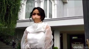 img-title Ini Alasan Krisdayanti Tak Hadir di Acara Siraman Aurel Hermansyah