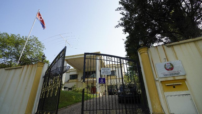 Pemerintah Malaysia mengusir Duta Besar Korea Utara di negaranya. Pengusiran dilakukan setelah Korut memutuskan hubungan diplomatik dengan Malaysia.