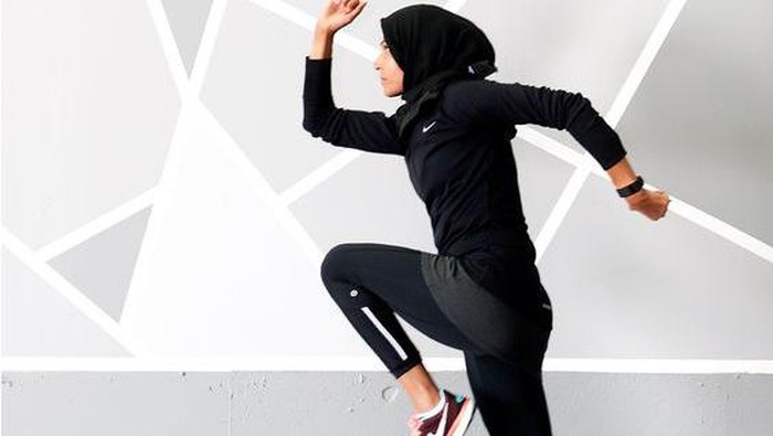 Tetap Nyaman dan Bugar, Rekomendasi 5 Outfit Olahraga untuk Perempuan Berhijab
