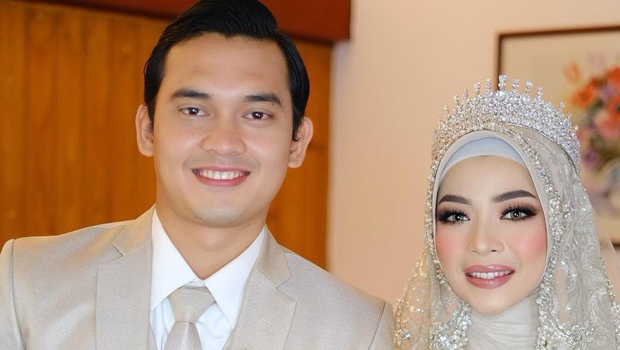 Ikbal Fauzi dan Nova Giana