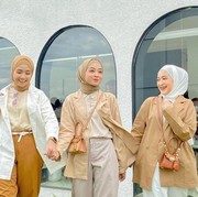 Steal The Look! Ini 5 Inspirasi Outfit Blazer ala Selebgram yang Unik dan Fashionable