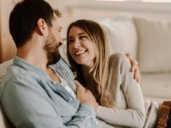 Menurut Sains Cinta Sejati Datang di Usia 27-35, Ini Alasannya