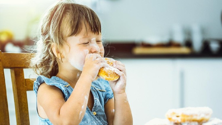 Anak makan