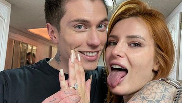 img-title Bintang Disney Bella Thorne Resmi Bertunangan dengan Benjamin Mascolo