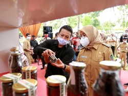 Bupati Ipuk Kenalkan Wine Robusta Coffee di Festival Kopi Banyuwangi