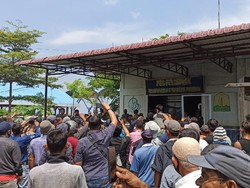 Protes Petugas Dinas Kelautan-Perikanan Arogan, Pedagang di Aceh Gelar Demo