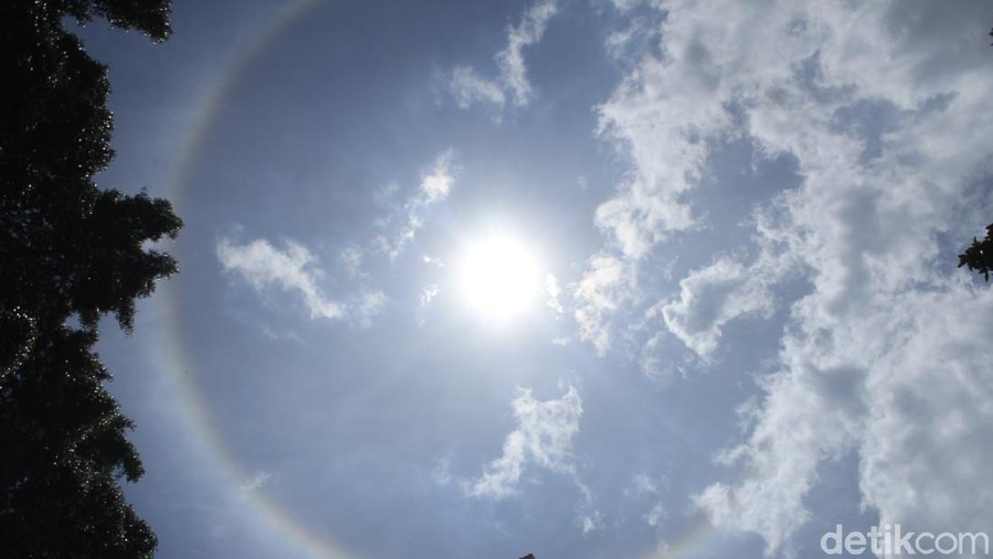 Halo Matahari di Langit Bandung