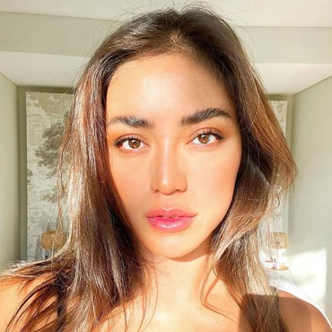 Senang Disebut Hot Mama, Ini Alasan Jessica Iskandar Hobi Tampil Seksi