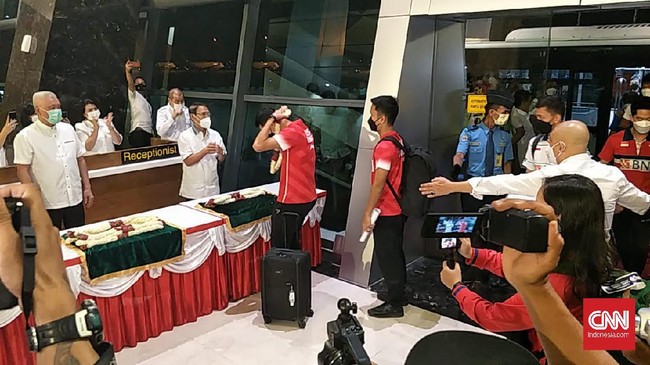 PBSI berharap Tim Indonesia bisa bangkit di kejuaraan-kejuaraan berikutnya usai kasus di All England 2021.
