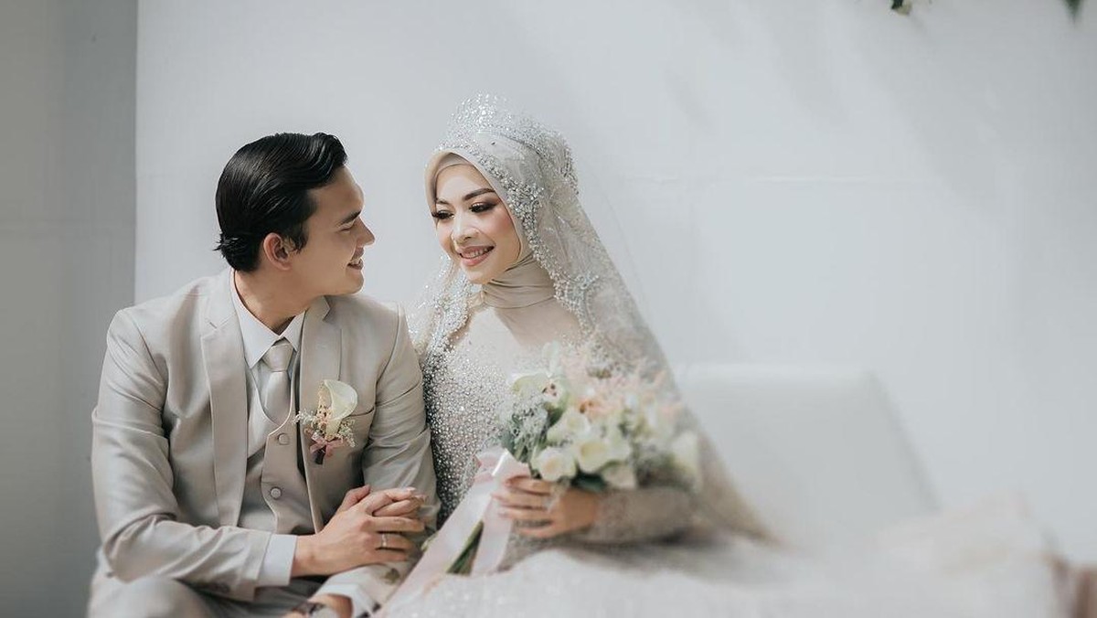 Berikut adalah momen bahagia pernikahan Ikbal Fauzi 'Ikatan Cinta' dengan sang kekasih&period;
