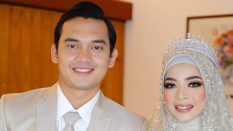 Berikut adalah momen bahagia pernikahan Ikbal Fauzi 'Ikatan Cinta' dengan sang kekasih.