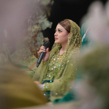 Momen Haru di Pengajian Aurel Hermansyah Jelang Pernikahannya dengan Atta