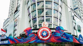 Mural Karakter Falcon dan Winter Soldier Hias Sudut Ibu Kota