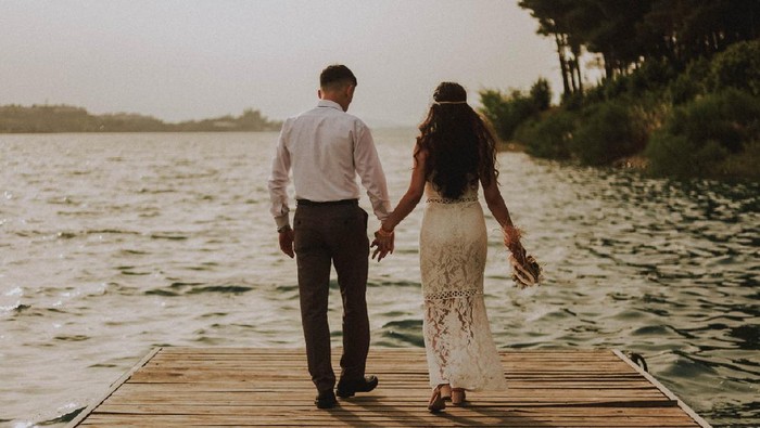 Pacar Maju Mundur Buat Nikah, 4 Cara Ini Bisa Bikin Dia Lebih Yakin!