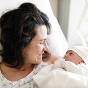 Stop Stigma Orang yang Melahirkan Normal 'Baru Pantas' Disebut Ibu, Normal atau Caesar, Sama-sama Ibu yang Hebat!